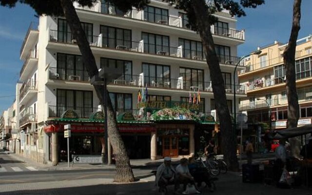 Hotel Balear вид на фасад