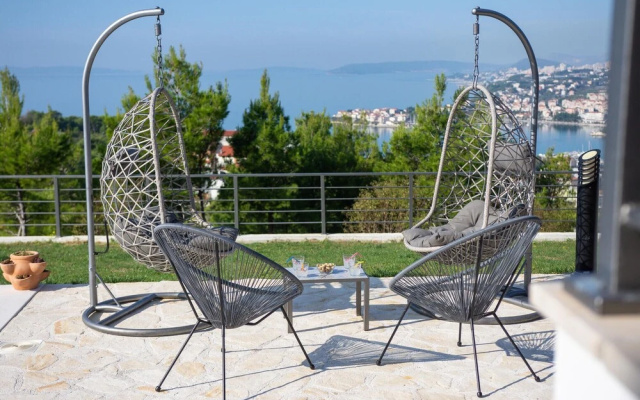 Amazing Home in Podstrana With Wifi and 6 Bedrooms