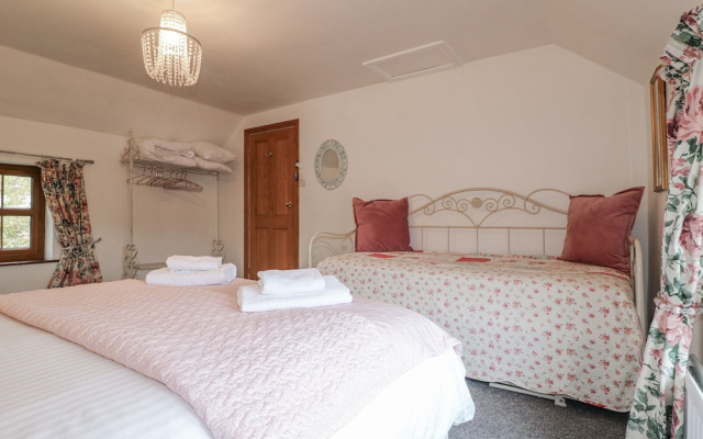 Yoxall Cottage