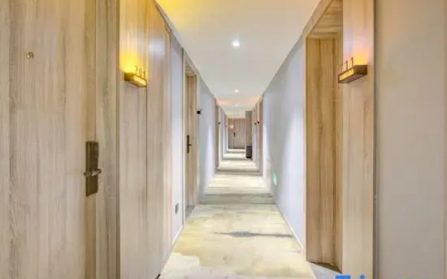 Yunduo Holiday Hotel (Qitaihe Pedestrian Street)