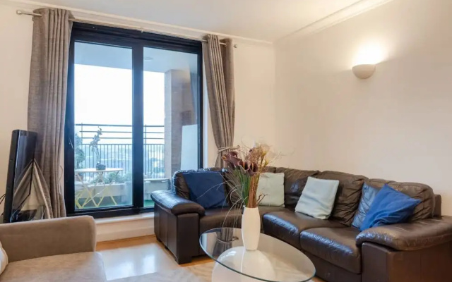Central 2BR Home in Heart of Kensington, 4 Guests