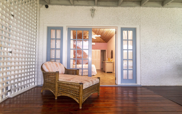 Bequia Beachfront Villa Hotel