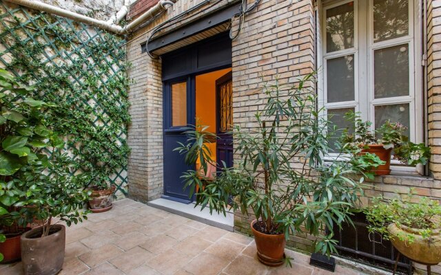 Отель Cosy flat Eiffel tower Франция, Париж - отзывы, цены и фото номеров - забронировать отель Cosy flat Eiffel tower онлайн вид на фасад