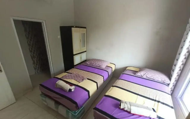 OYO 93932 Paviliun Dr Edison Syariah