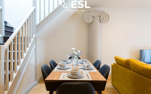 Dashing 2 Bedroom Duplex Church Apartment With Free Parking