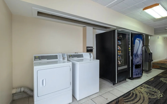 Best Western Genetti Inn & Suites