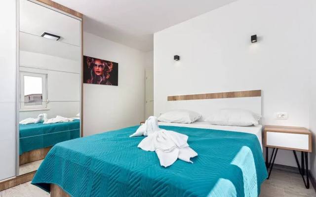 Modern Apartments With Private Balcony Kaštel Novi