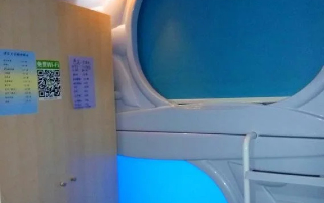 Meet Space capsule Youth Hostel