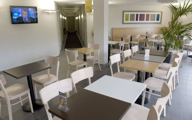 B&B HOTEL Aix-en-Provence Le Tholonet