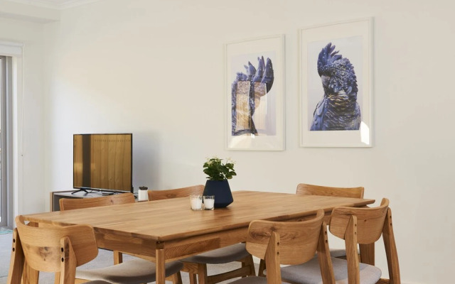 Spacious and Bright 1 Bedroom Apartment