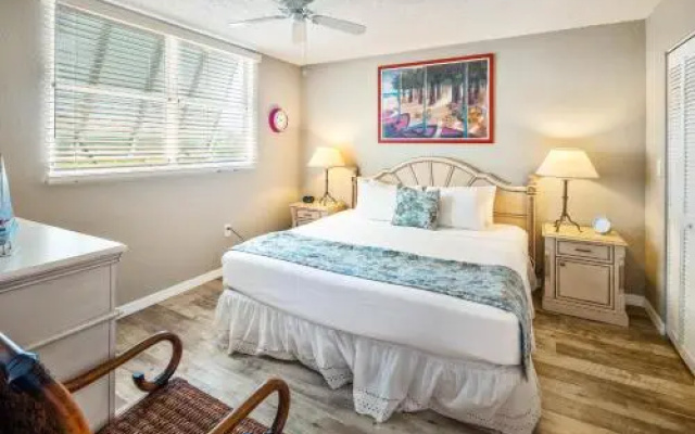 Sunrise Suites - Tahiti Suite 104