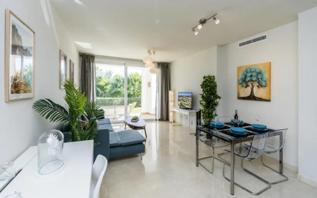 Al-402 Apartment in Alcazaba Lagoon