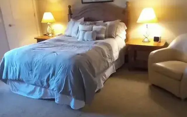 Unit 411a 1 BD/ 1 BA Condo