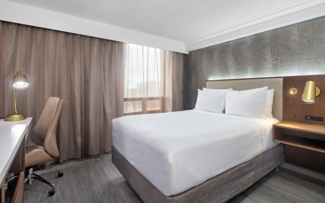 Crowne Plaza Toronto Airport by IHG