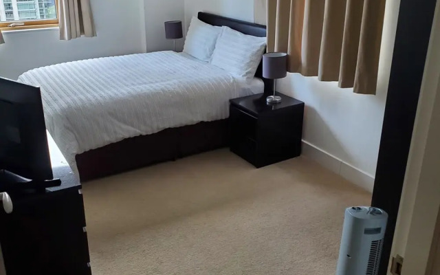 Captivating 2-bed Apartment in Canary Wharf London