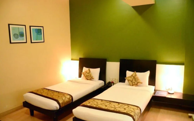 OYO 6002 Avezeekaa Corporate Residency