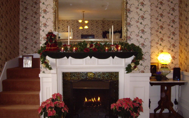 Isaiah Jones Homestead Bed & Breakfast