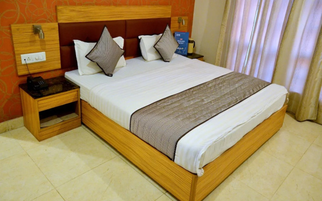 OYO 3523 Tekarees Inn Mahanagar