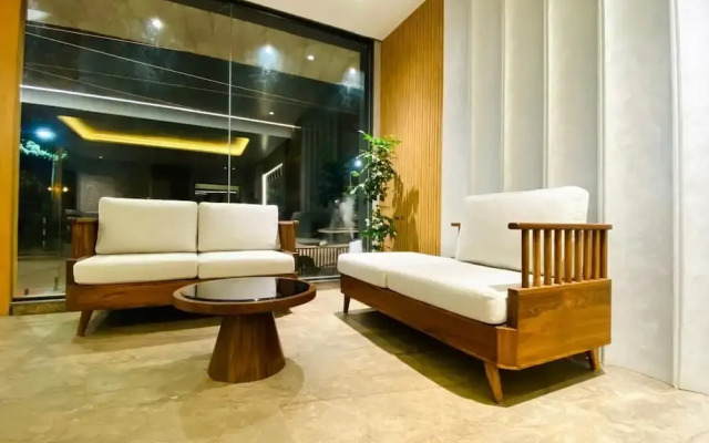 The Sapphire Hotel
