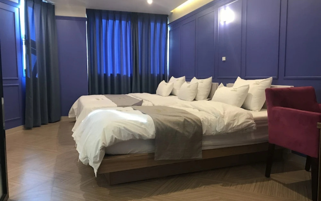 Carino Hotel