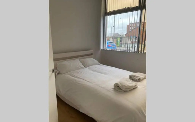 3 Bed Contemporary Crewe apartment