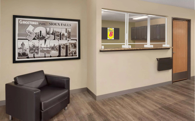 Super 8 by Wyndham Sioux Falls