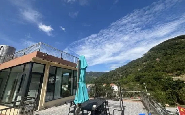 Huaguo Mountain Scenic Area Yixuan Homestay