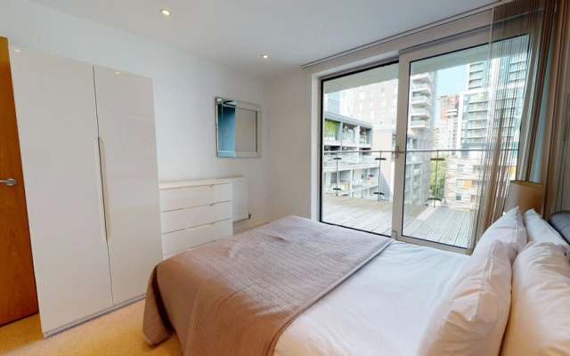 Inviting 2-bed/2-bath Apartment in London