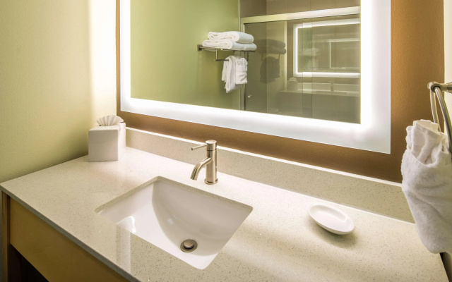 Red Lion Inn & Suites Everett