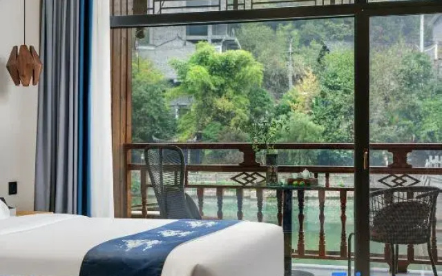 Phoenix Yanyu Building High end Homestay