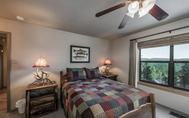 Bear Butte Lodge by Vtrips