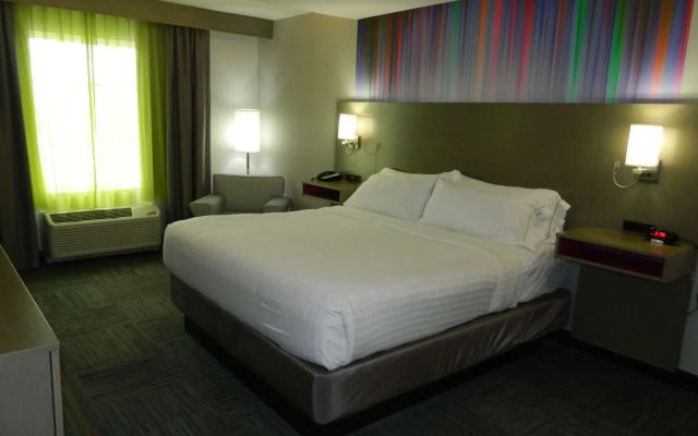 Holiday Inn Express & Suites Shippensburg by IHG