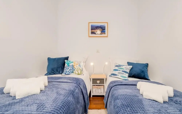 Beach & Palms Apartment