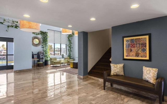 Days Inn & Suites by Wyndham Tucson/Marana