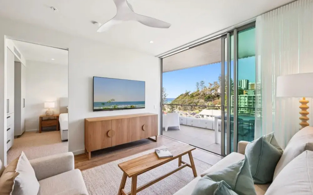 Beachfront 1-bed Flat With Pool & Gym Access