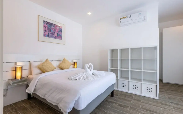 Modern 3 bedroom Pool Villa PG19