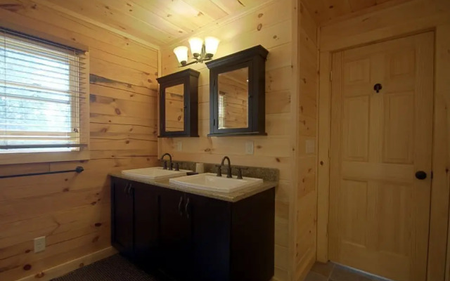 Imani's Cabin - 3 Br Cabin