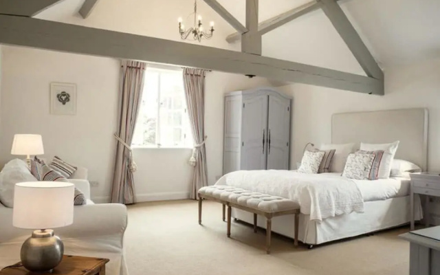 Elliotts Barns