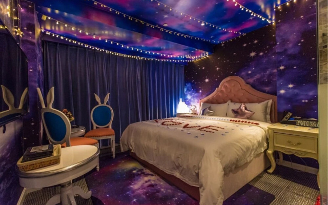 Love Of Swan Theme Hotel