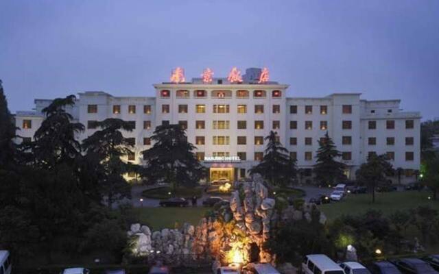 Jinjiang Nanjing Hotel вид на фасад