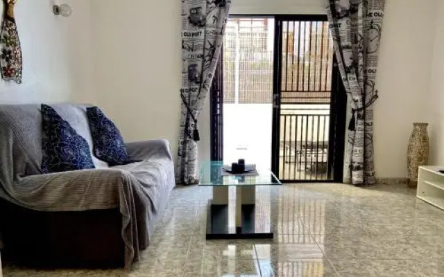 Victoria Court - 1 bed pool & sea view