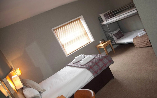 The Warwick Arms Hotel