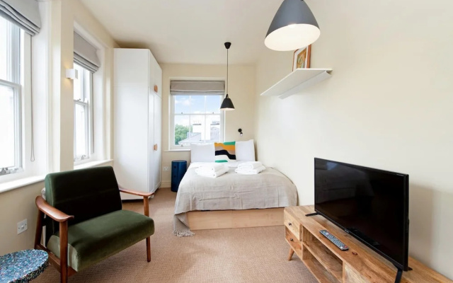 Studio in Historic Building Near Primrose Hill