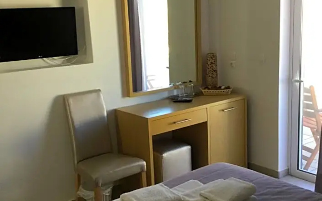 Ritas Place Hotel