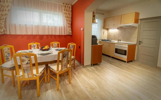 Zsuzsi Apartman