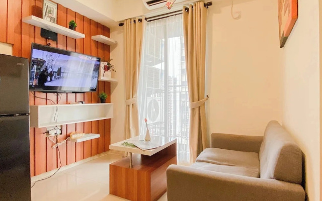Homey Wooden Touch 2Br At Apartment Meikarta District 1