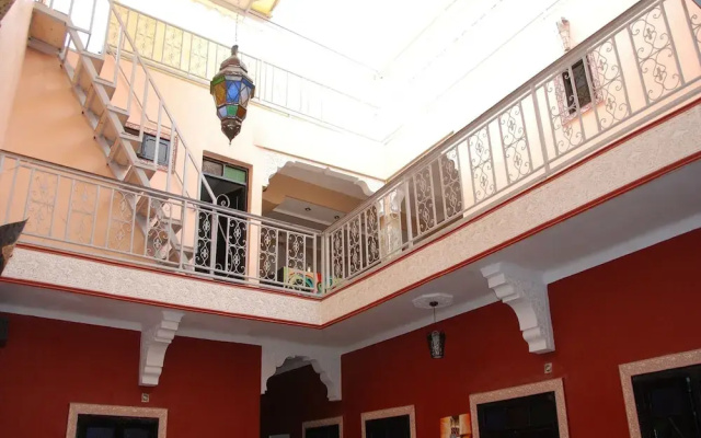 Red Castle Hostel - Backpacker