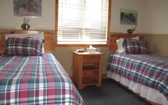 Salmon Pool Inn