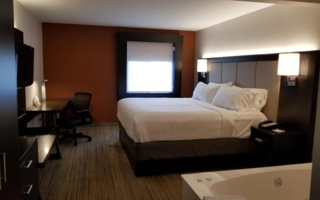 Holiday Inn Express Birch Run - Frankenmuth Area by IHG
