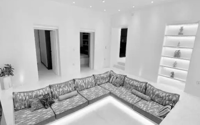 Narkissos, 19th Century Cycladic Stone House